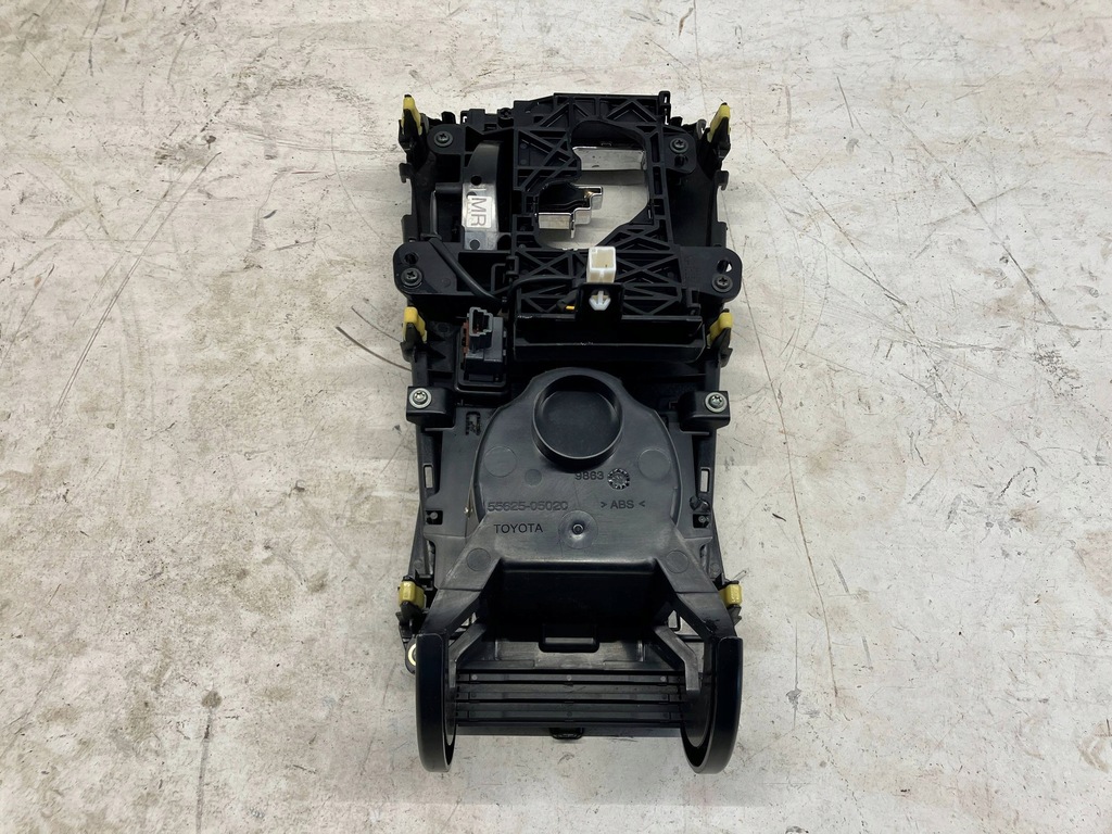 фото №7, Avensis t27 автоматична коробка передач захист тунель домкрата золотий prążki