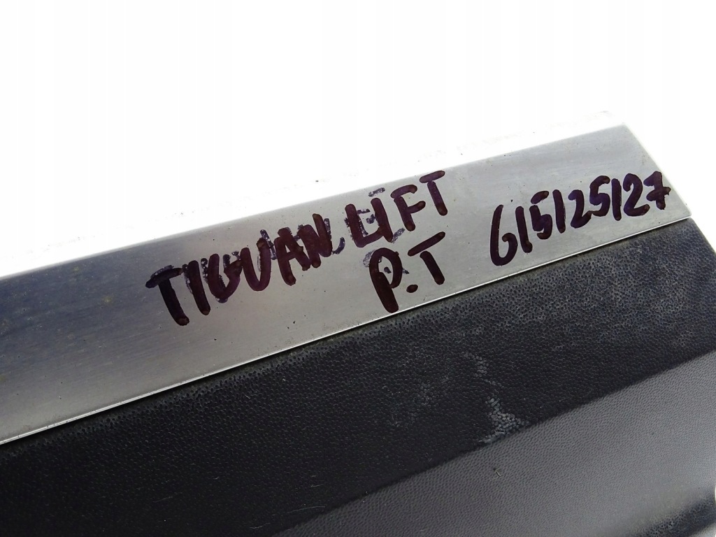 фото №13, Молдинг дверь правый задняя правая задняя vw tiguan i 5n lift 5n0854950e