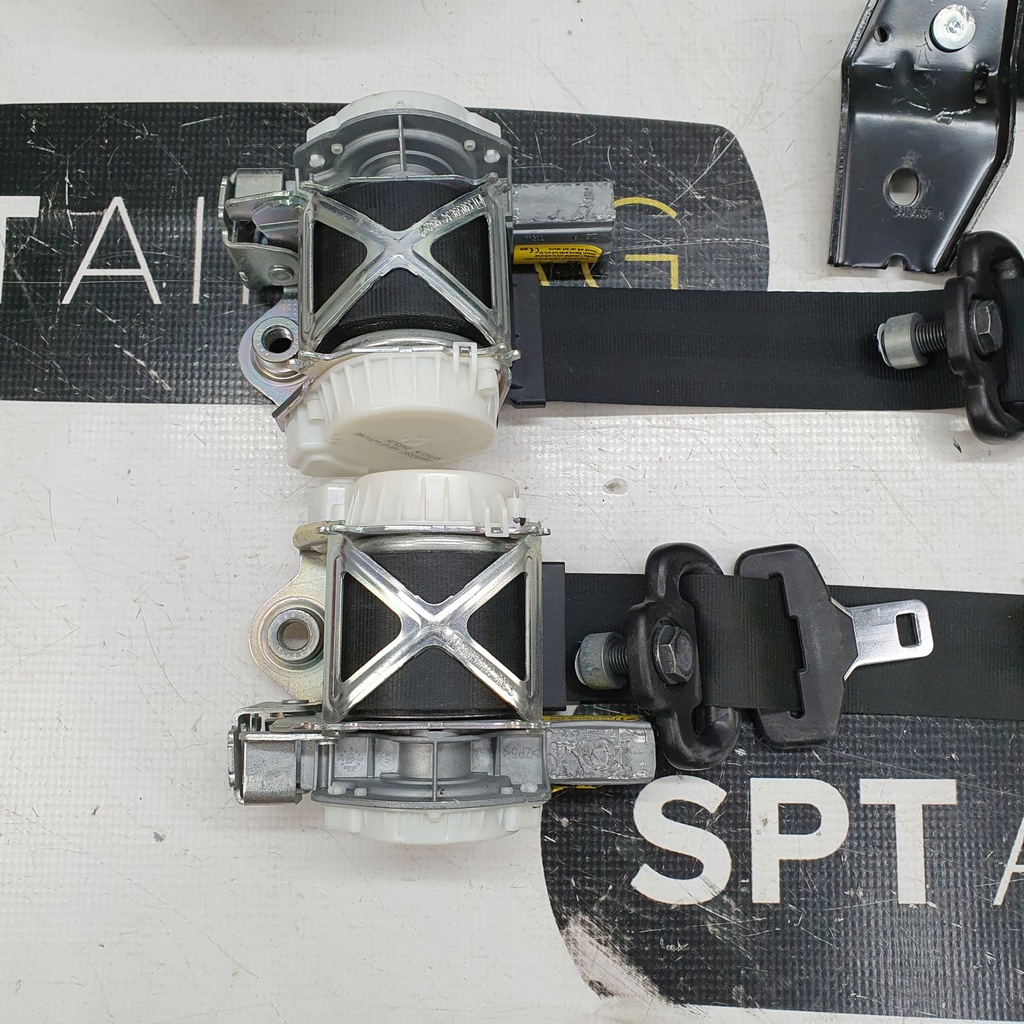 фото №7, Giulietta приборная панель консоль подушки безопасности ремни подушка безопасности