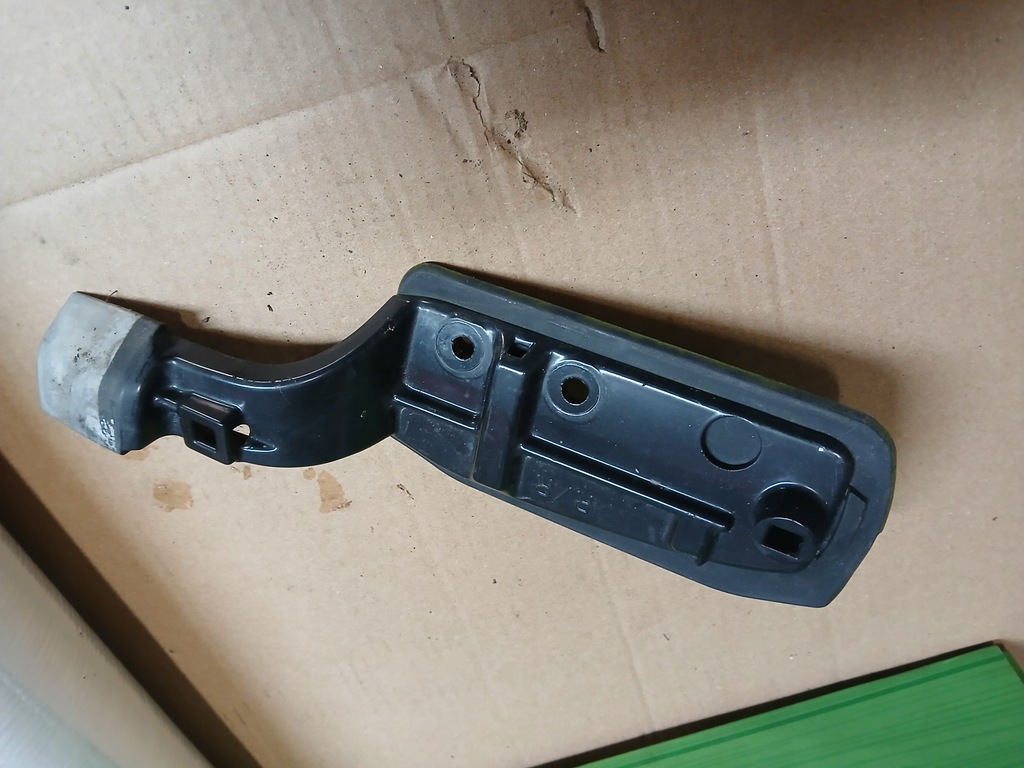 фото №1, Suzuki jimny кронштейн рейлинг правый задняя