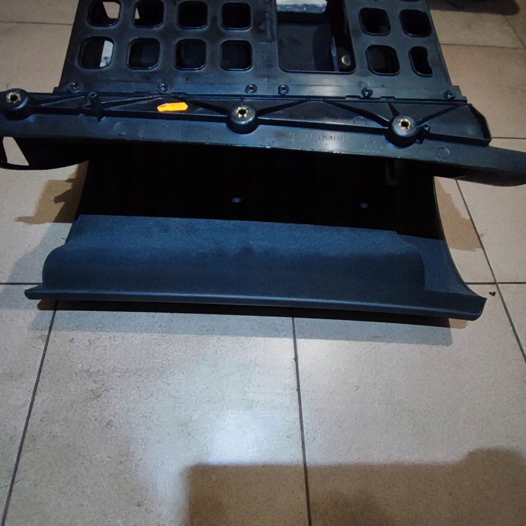 фото №12, Бардачок пассажира audi a8 d3 soul europa