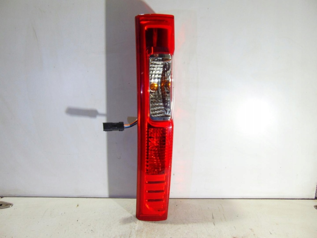 фото №1, Trafic vivaro lift лампа правый задняя задняя