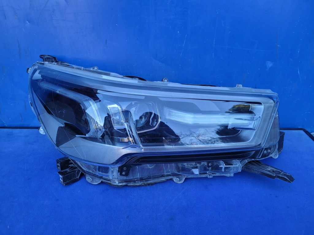 фото №1, Toyota hilux lift 2020- 20- фара full led лампа правая