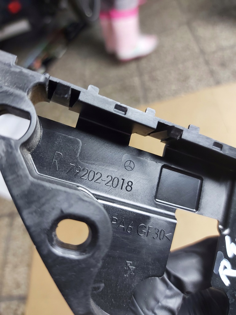 фото №4, Ручка внутренняя правая led mercedes e coupe w207 оригинальный номер eu