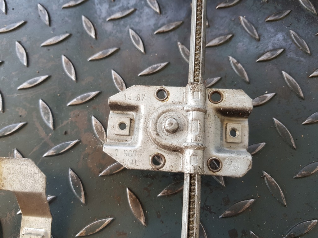 фото №14, Механизм механический стекло дверь правый задняя 1 906 860 bmw e30 sedan узкая