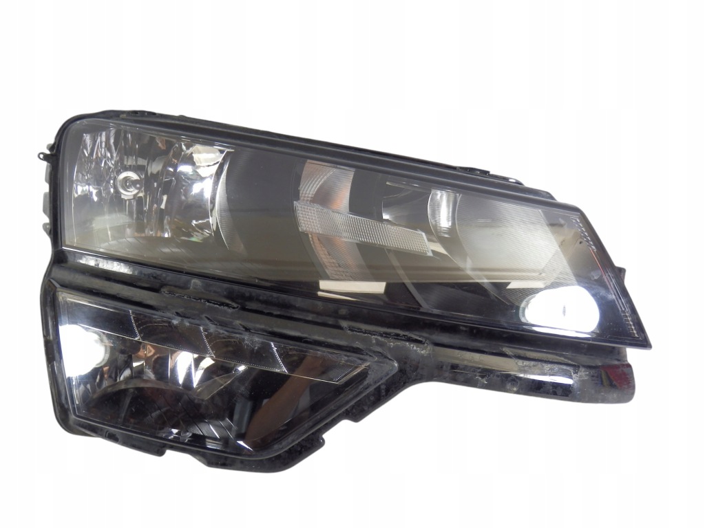 фото №1, Лампа правый перед skoda karoq 57b941016a