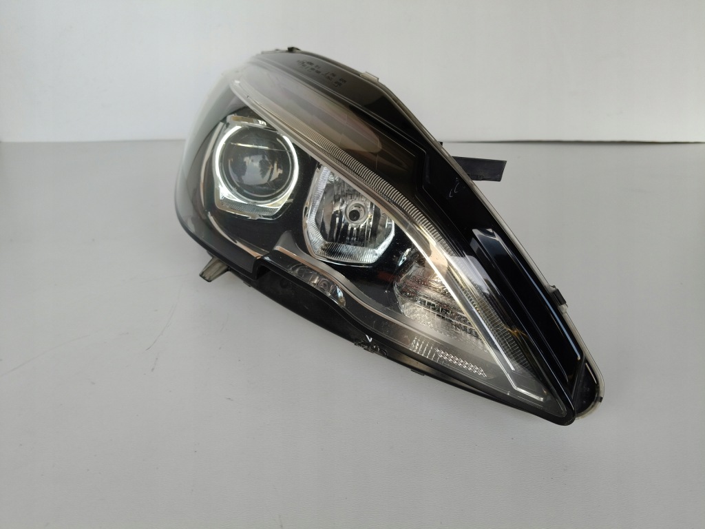 Купити Фара правий фара peugeot 308 t9 17- рестайлінг  led
