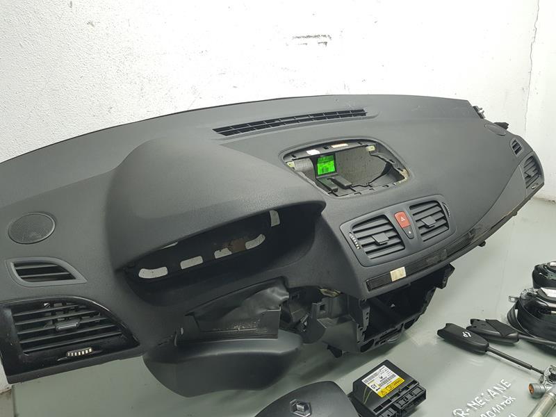 фото №3, Консоль подушка безопасности датчик ремни renault megane iii