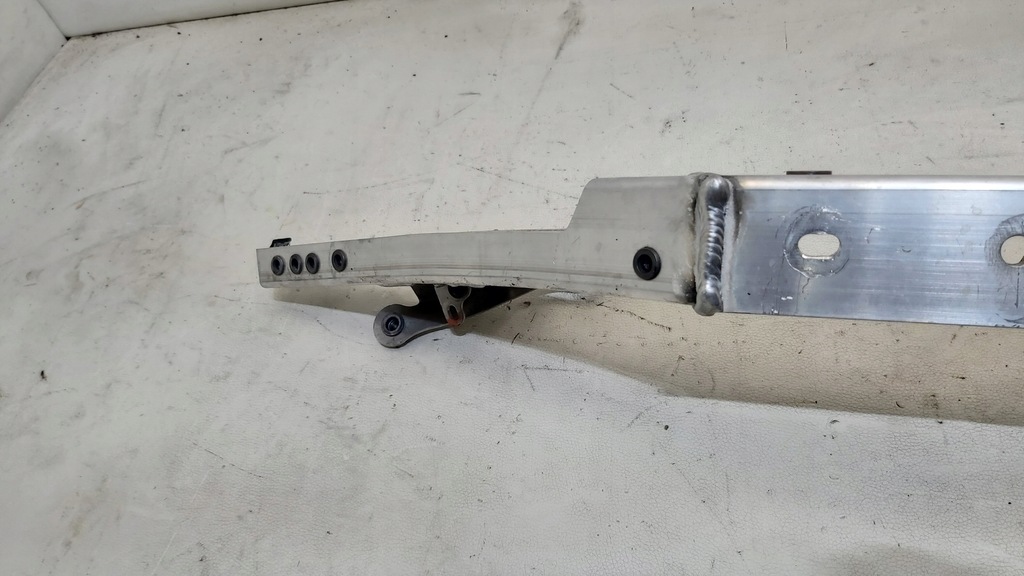 фото №11, Балка aston martin dbs superleggera ly73-l101a70-4