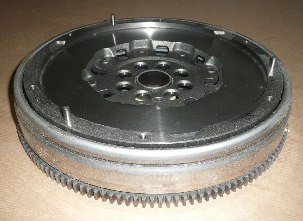 фото №15, Колесо двухмассовый citroen c5 c6 c8 2,2 hdi 06- sachs