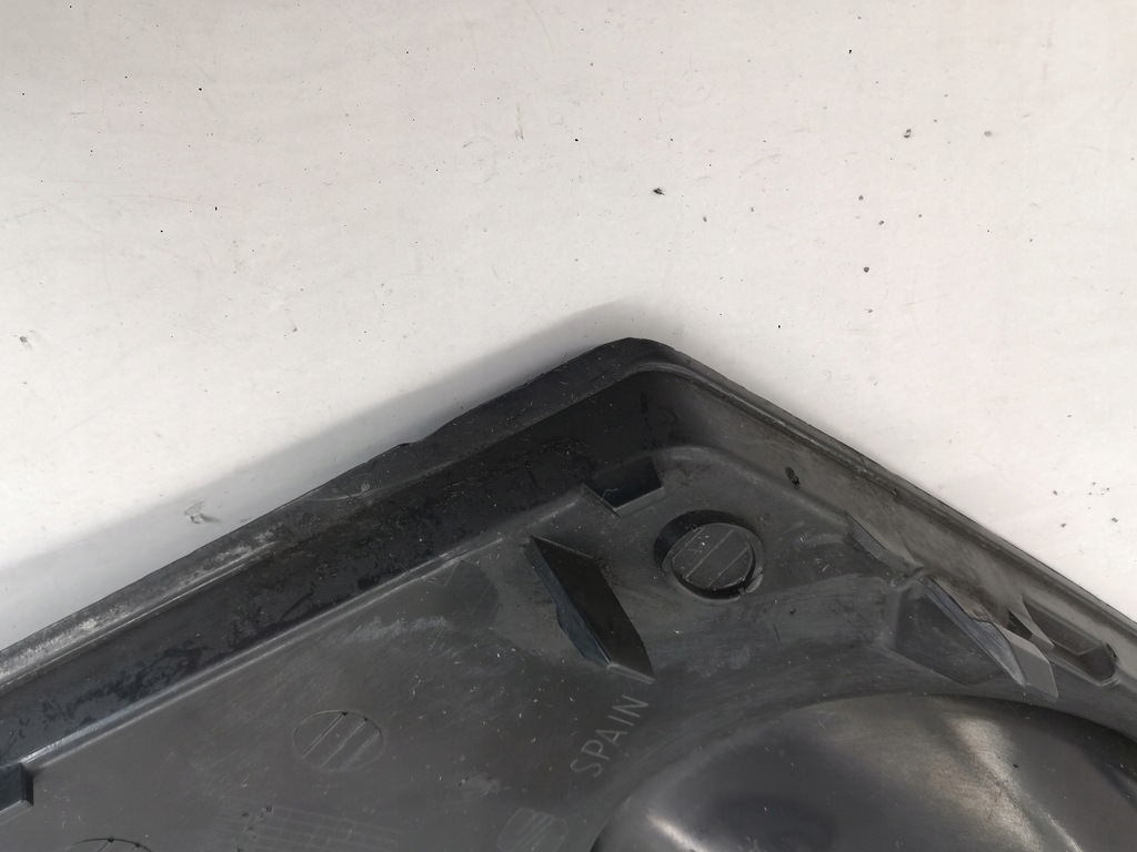 фото №10, Seat leon ii правая решётка бампера заглушка 1p0