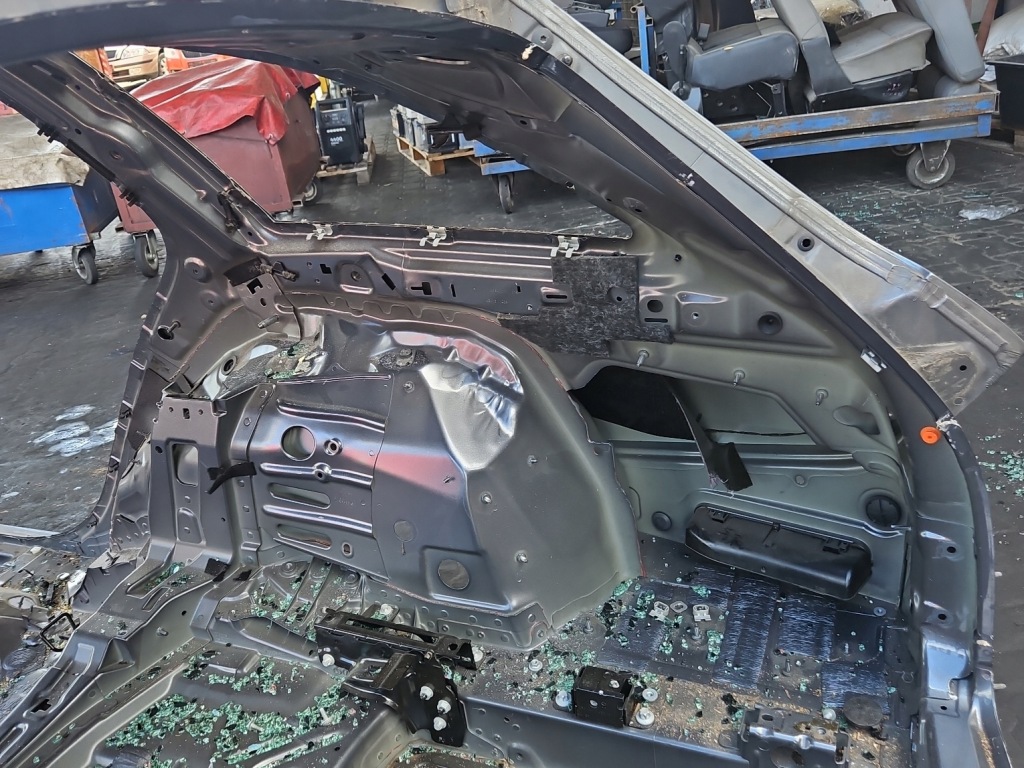 фото №14, Крыло задняя правый mercedes w213 szary 992 четверть kombi