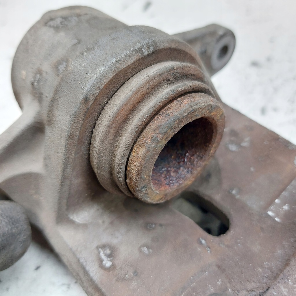 фото №10, Subaru legacy v супорт гальмівний правий задня tokico