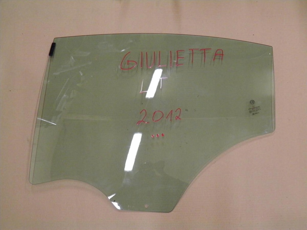 фото №1, Скло двері правий задня alfa romeo giulietta 2012