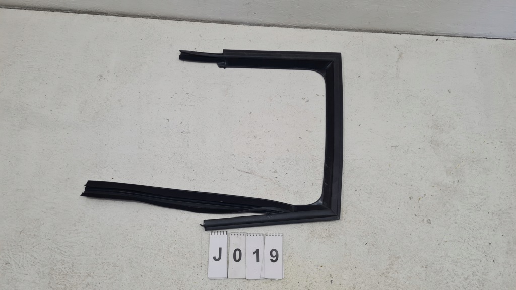 Купить Bmw f55 прокладка направляющая стекло левый задний