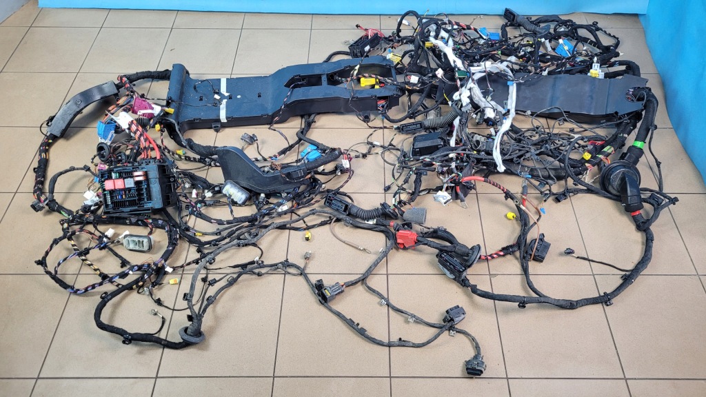 фото №1, Mercedes eqe w295 350+ 23r жгут электропроводка салона