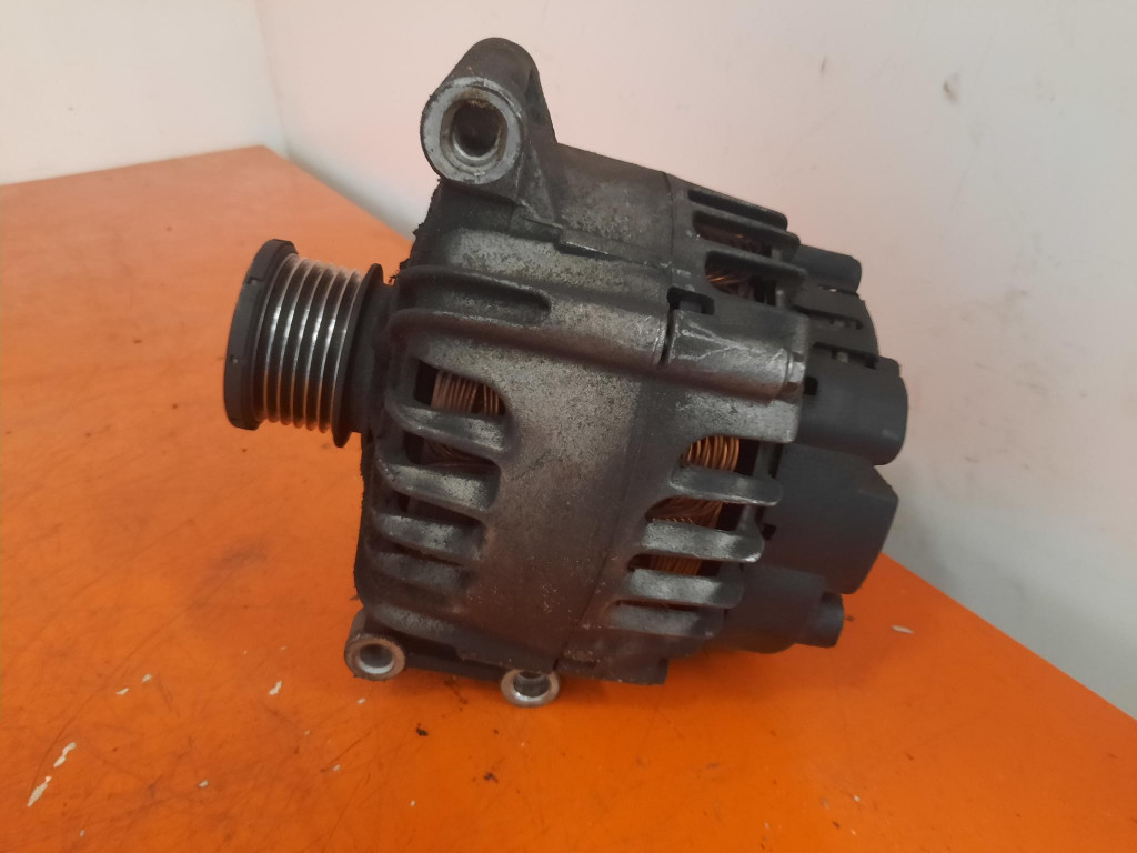 Купити Генератор peugeot оригінальний номер 7576513