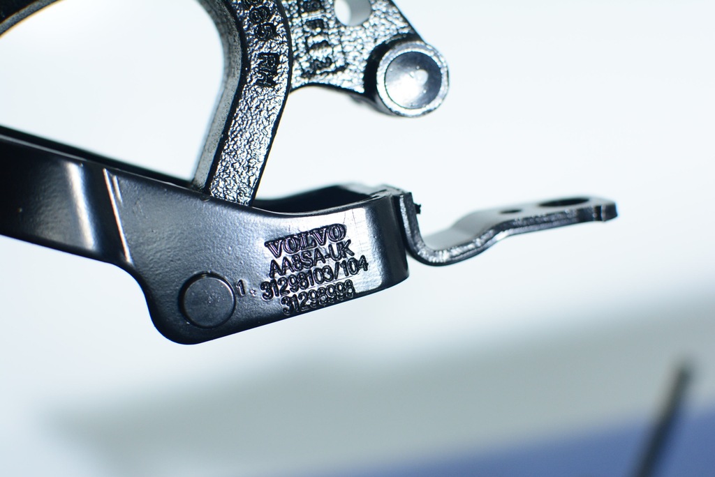 фото №5, Volvo v70 iii петли задний крышки 31298103