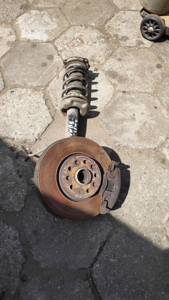 фото №1, Амортизаторна стійка амортизатор лівий перед vw passat b8