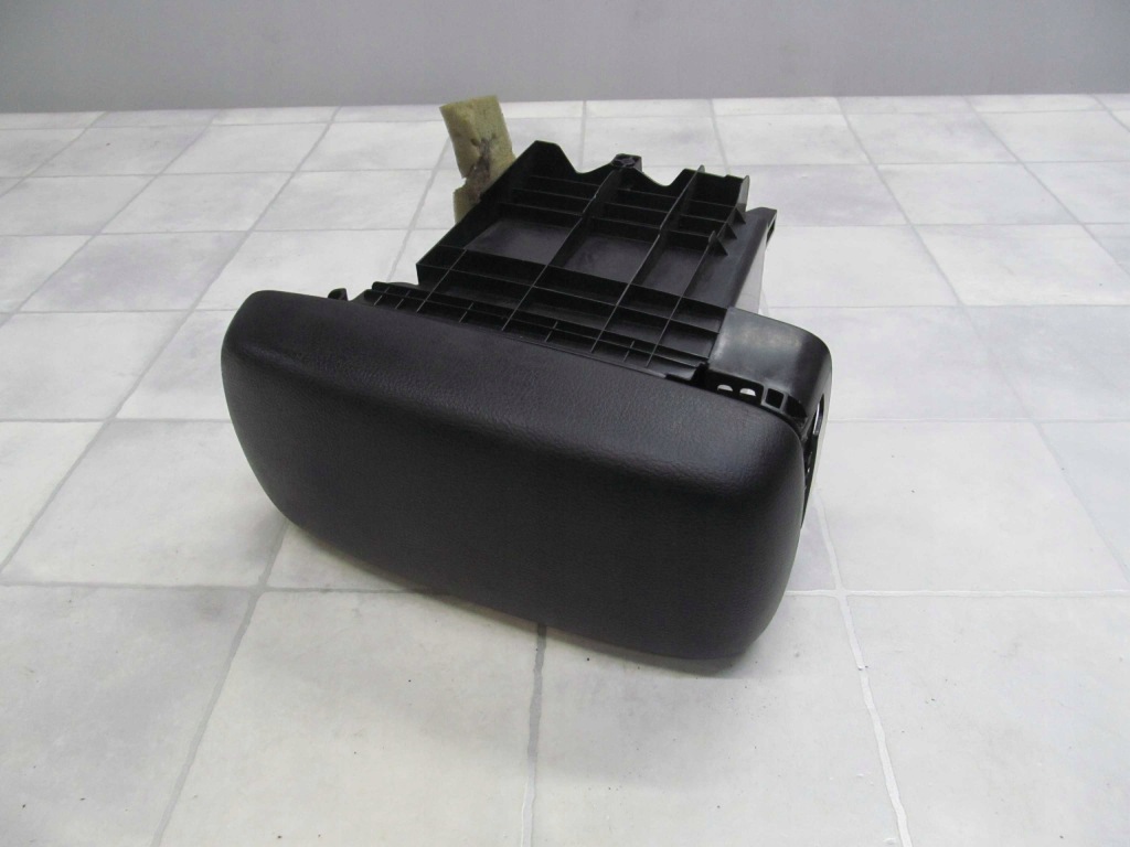 Купити Mazda 6 02-07 підлокітник бардачок