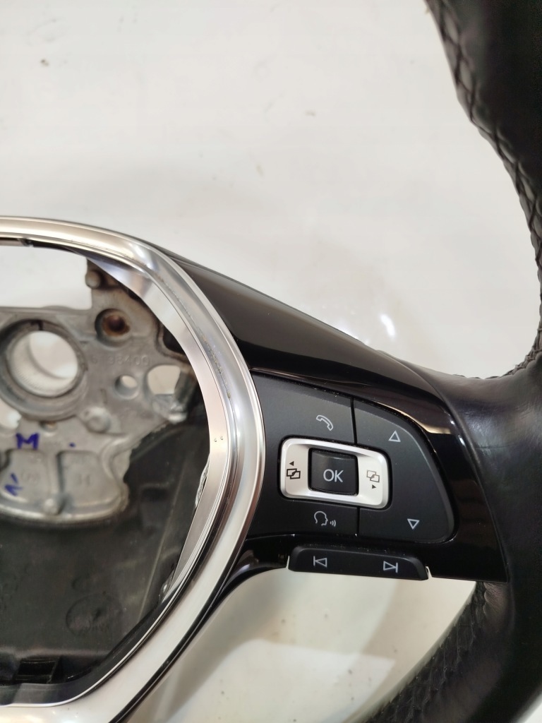 Купити Кермо  vw passat b8 5g0419091dj мультифункція , комплектна , справна