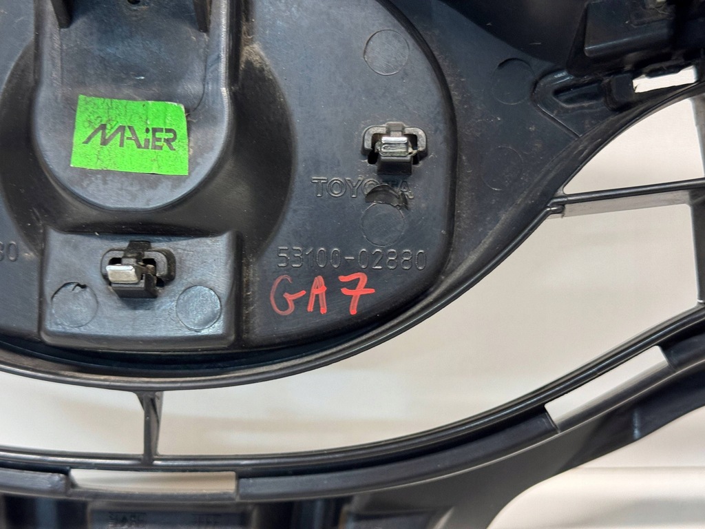 фото №15, Toyota auris ii lift 15-18 решётка радиатора решётка радиатора хром эмблема 53100-02880