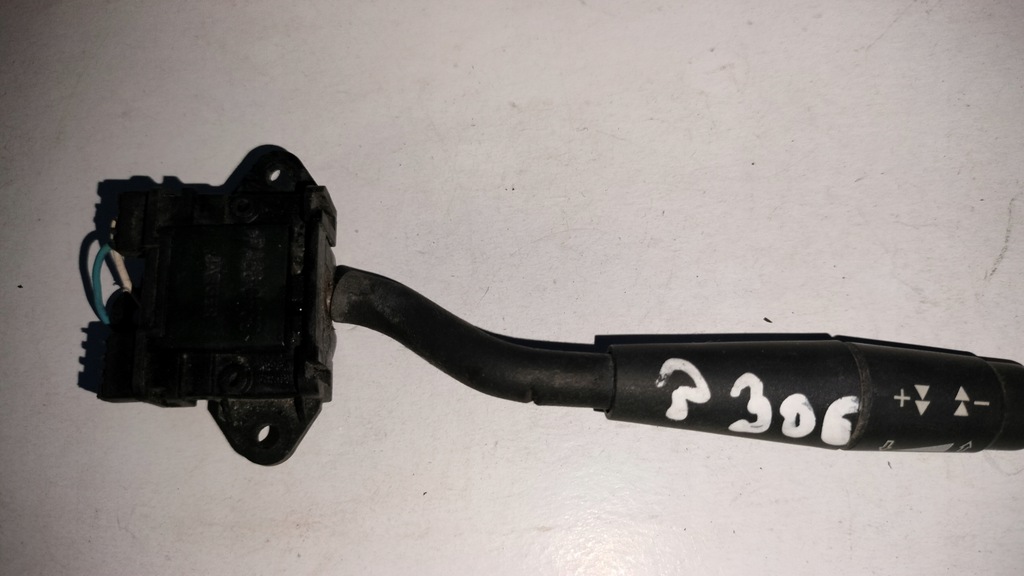 фото №1, Peugeot 306 переключатель радио przy руля pilot рычаг