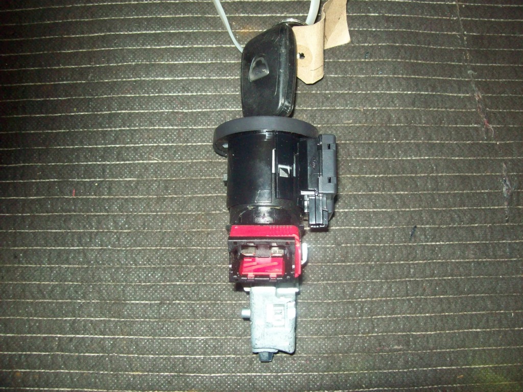 фото №15, Бортовий комп'ютер набір стартовий duster ii dacia 1.3 tce механічна коробка передач замок запалювання лічильник