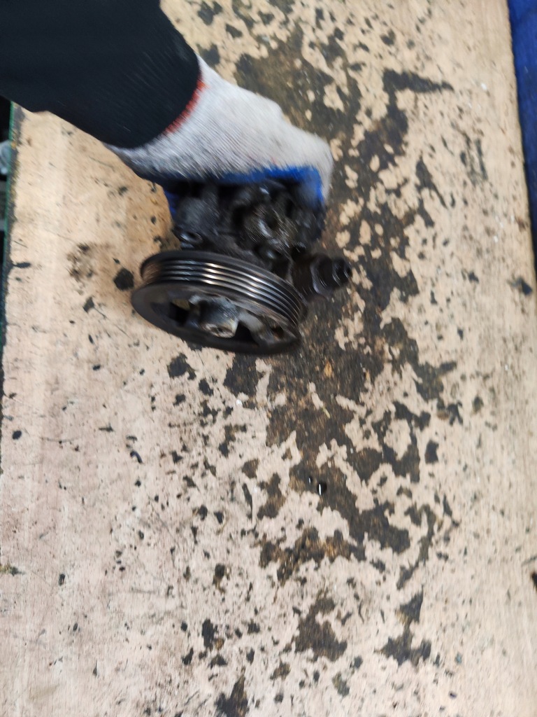 фото №1, Toyota avensis t25 2.0 d4d насос підсилювача