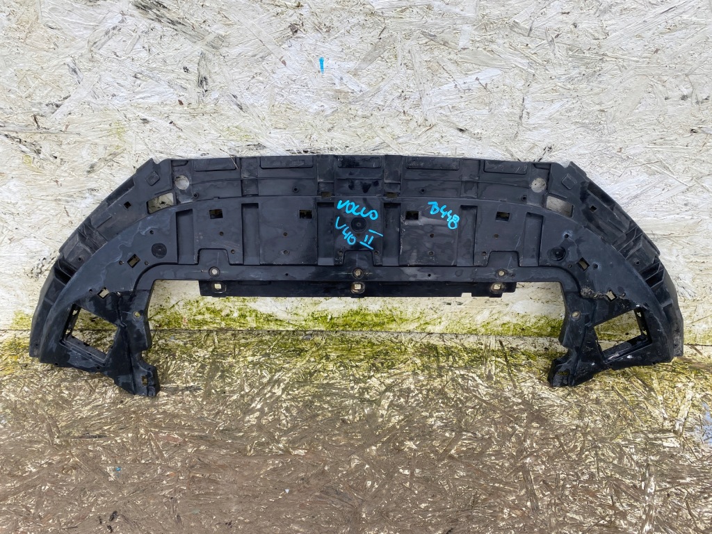 Купить Volvo v40 2 плита под бампера передний 31383735