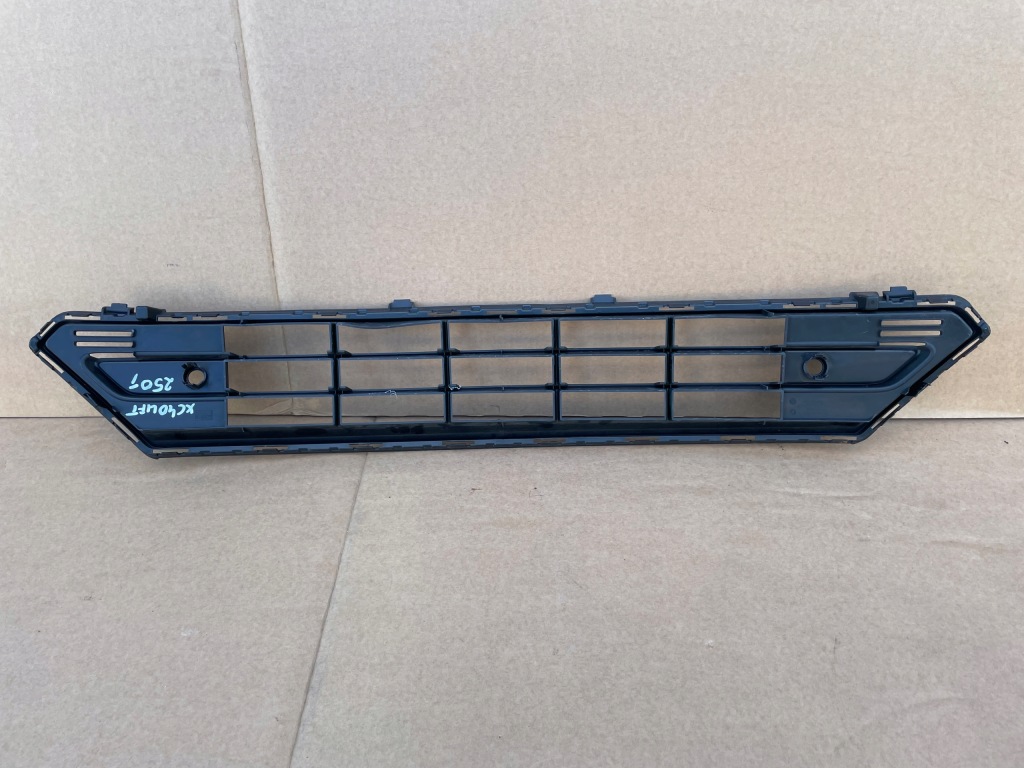 фото №4, Volvo xc40 lift решётка радиатора решётка нижняя nowa оригинал