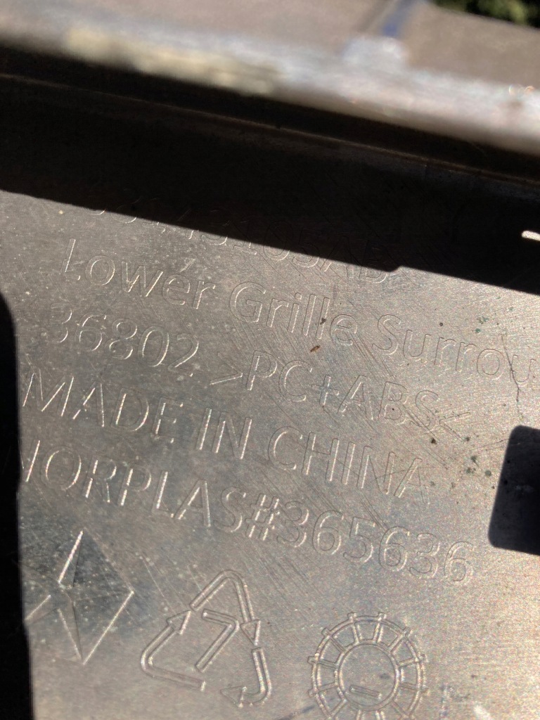 Jeep grand cherokee wk2 lift grli решётка бампера orygi. Доставка