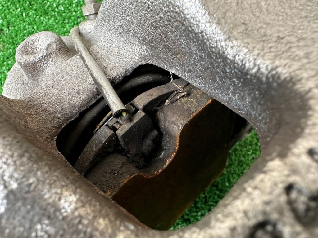 фото №10, Тормозные диски суппорты тормозные колодки bmw f44 seria 2 6tyś km