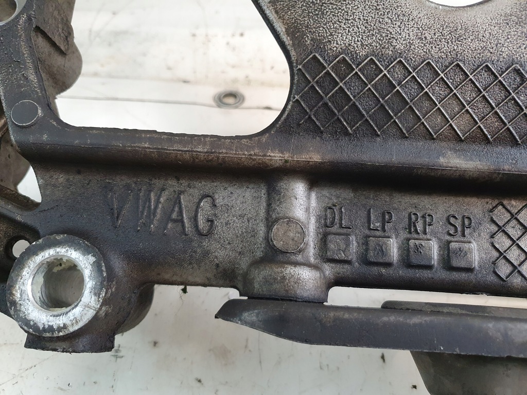 фото №11, Балка подрамник перед оригинальный номер 3q0199369e volkswagen passat b8 2.0tdi 15r.