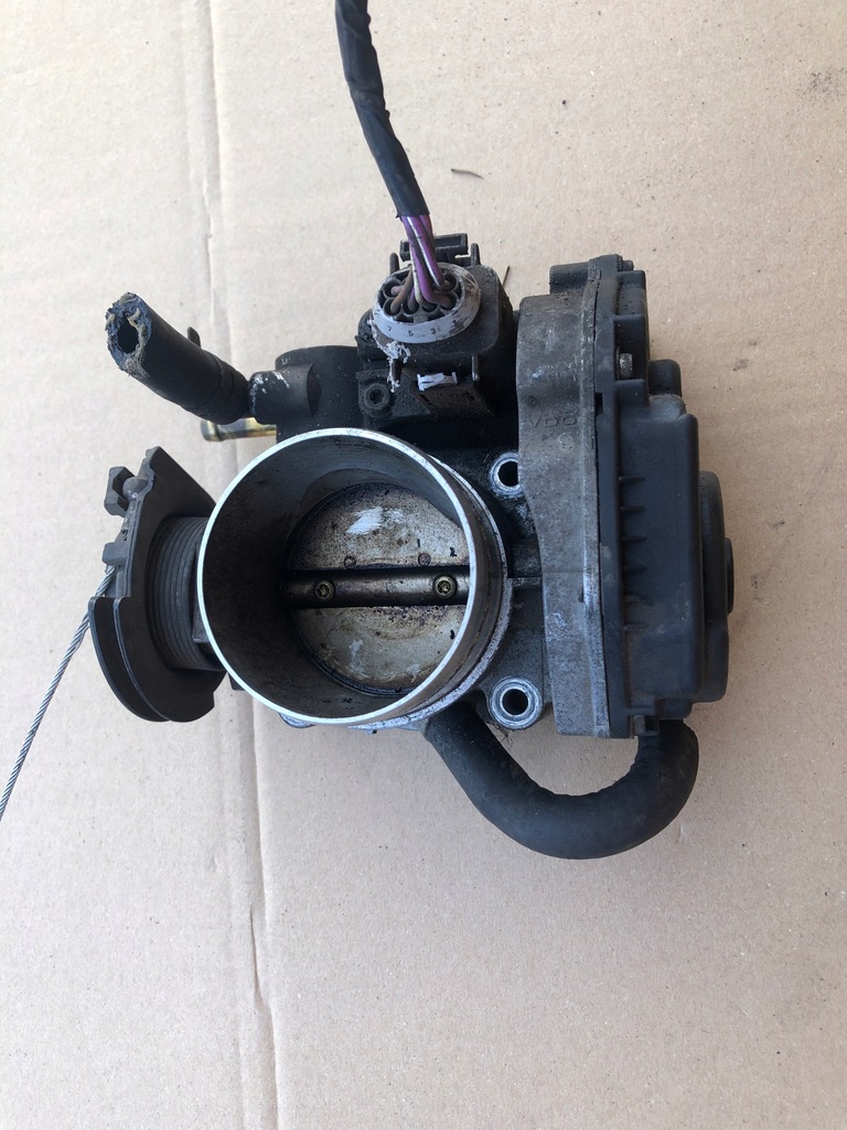 фото №1, Дроссельная заслонка vw volkswagen bora 1.6 99-05