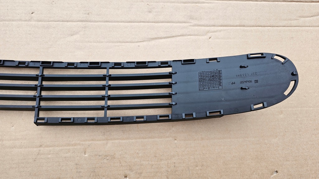 фото №8, Opel vectra b решётка средняя бампера перед 90464532