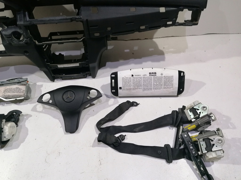 фото №7, Mercedes glk x 204 przed lift приборная панель подушка безопасности ремни
