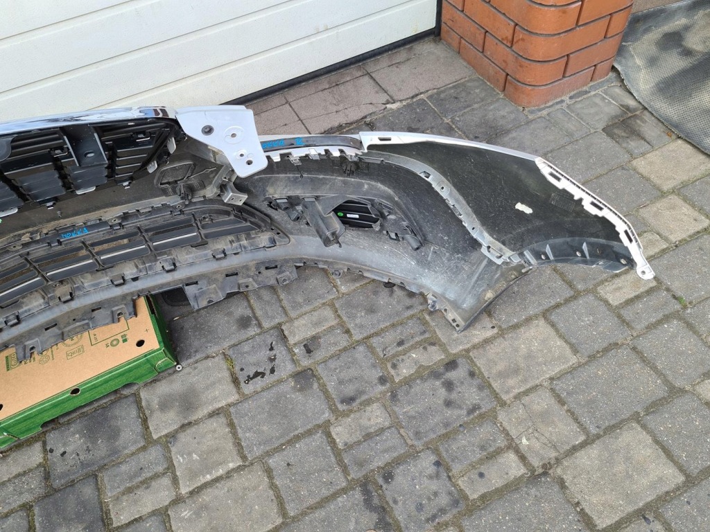 Opel mokka a 2012-2015 год бампер перед решётка  95350353 с Разборки