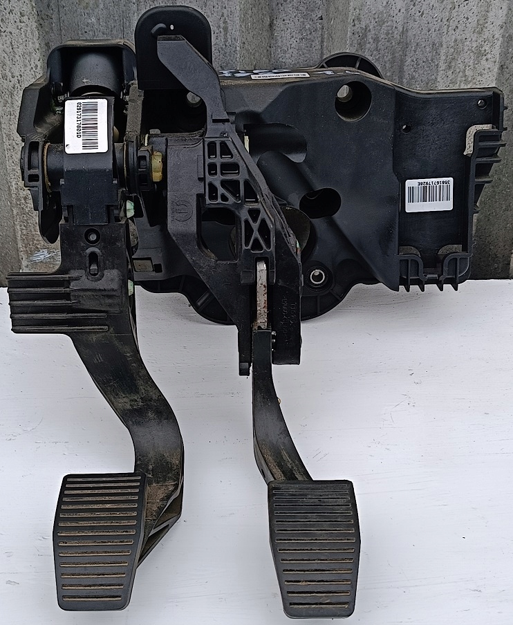 Купити Fiat tipo 18 r педаль зчеплення гальма