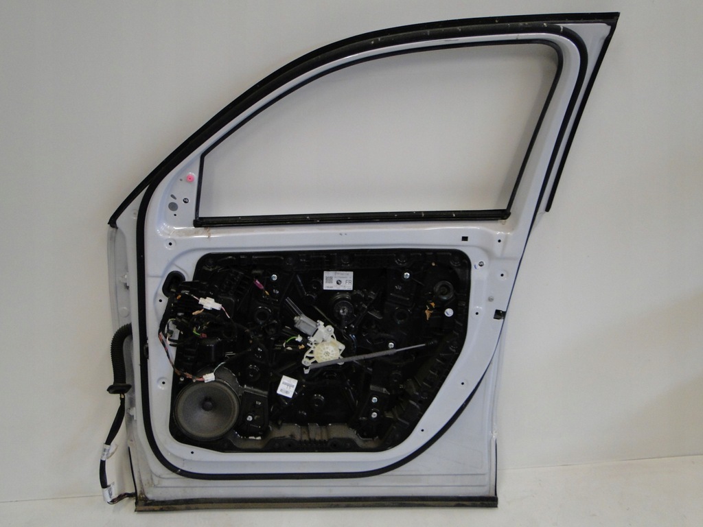 фото №14, Mercedes дверь передние правое белый 144 перед правый glb x247 247