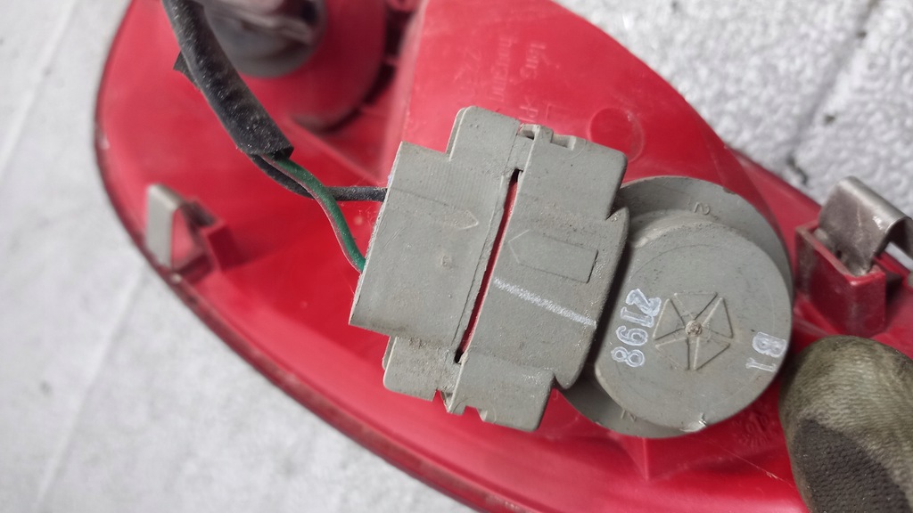 фото №6, Лампа левая задняя chryler pt cruiser 01r