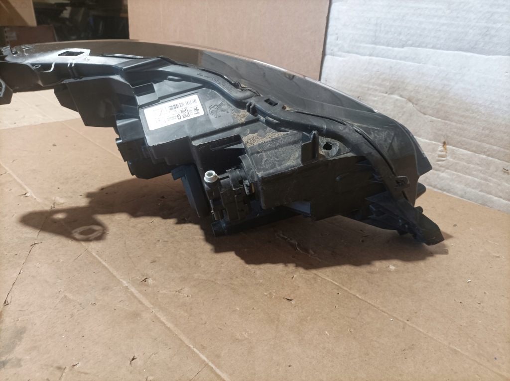 фото №5, Лампа фара лівий peugeot 208 ii led europa