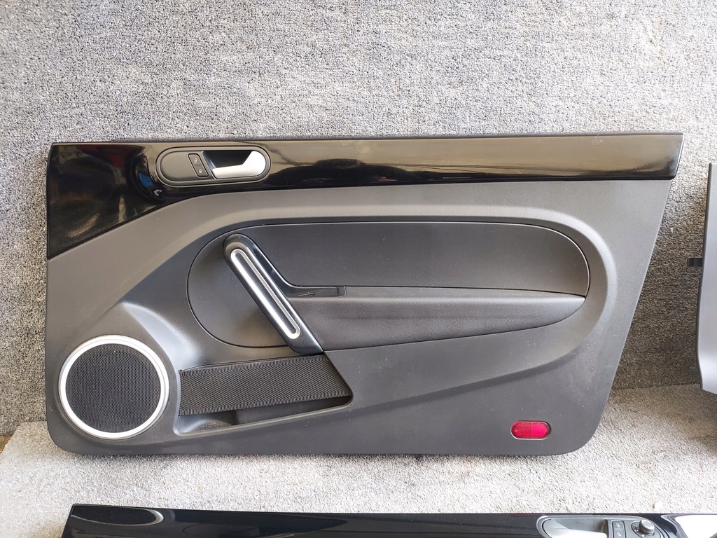 фото №1, Vw beetle cabrio обивка обшивка дверь правый