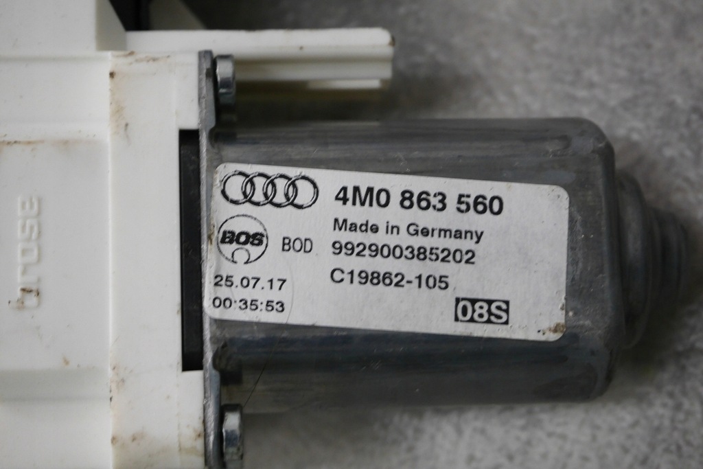 фото №5, Механизм моторчик шторка багажника audi q7 sq7