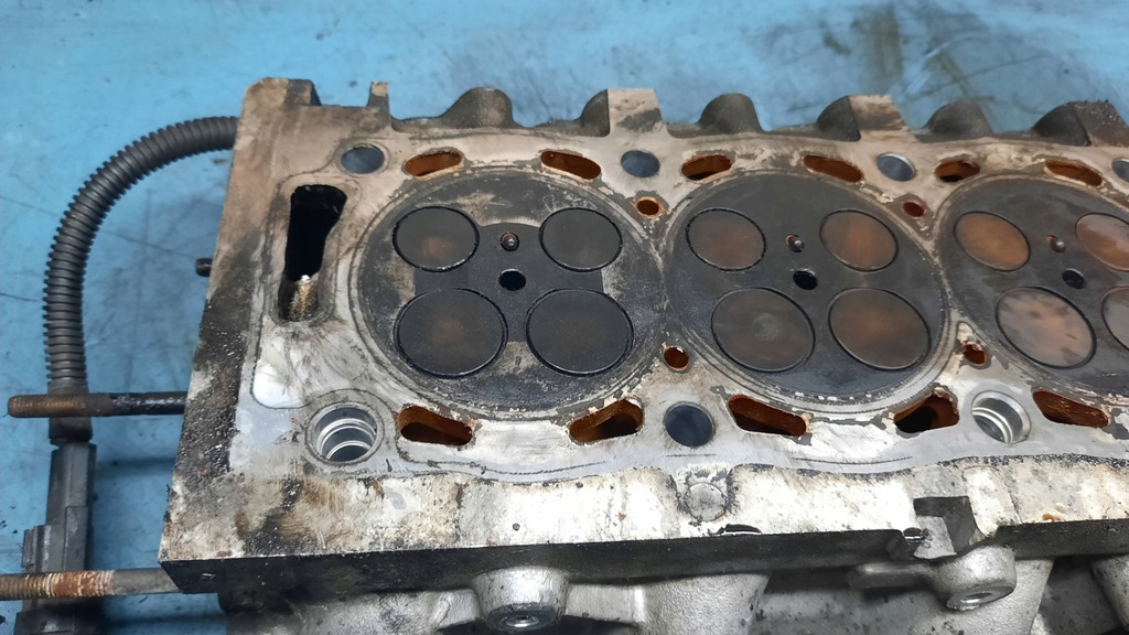 фото №10, Головка двигателя 9634559710 peugeot 807 2.2 hdi