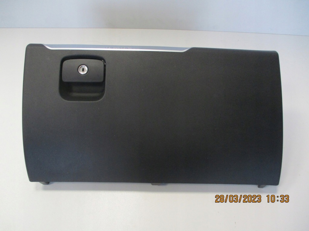 Купити Бардачок консолі jaguar f pace 16r