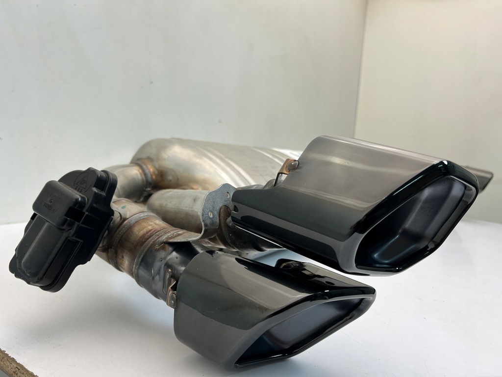 фото №8, Bmw xm g09 гаситель система выпускной насадки новый оригинал 22-