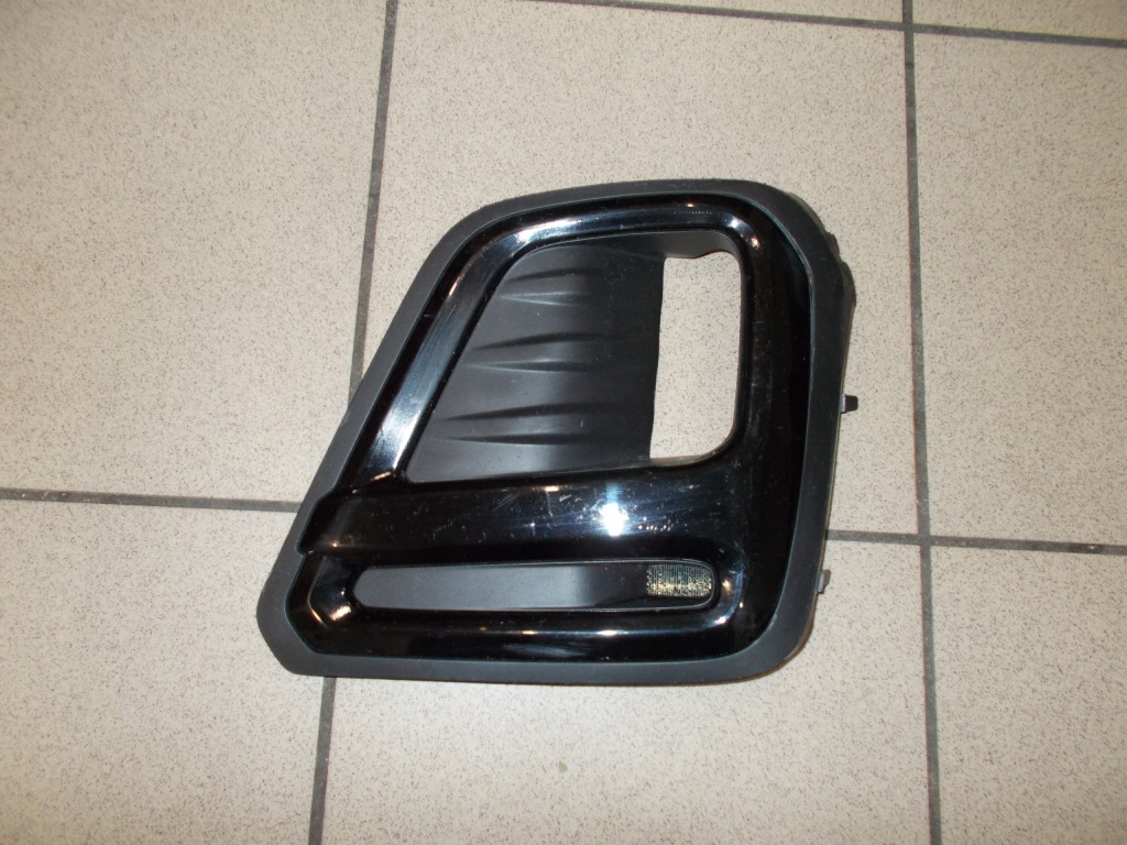 фото №1, Решітка права subaru forester v czarna s14 19-