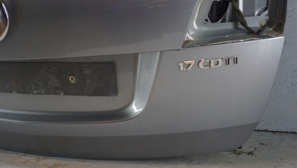 фото №11, Крышка багажника багажника задняя opel astra j kombi