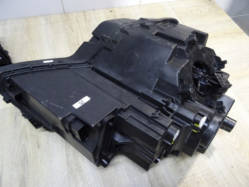 фото №9, Лампа права перед skoda karoq full led 57b941016d